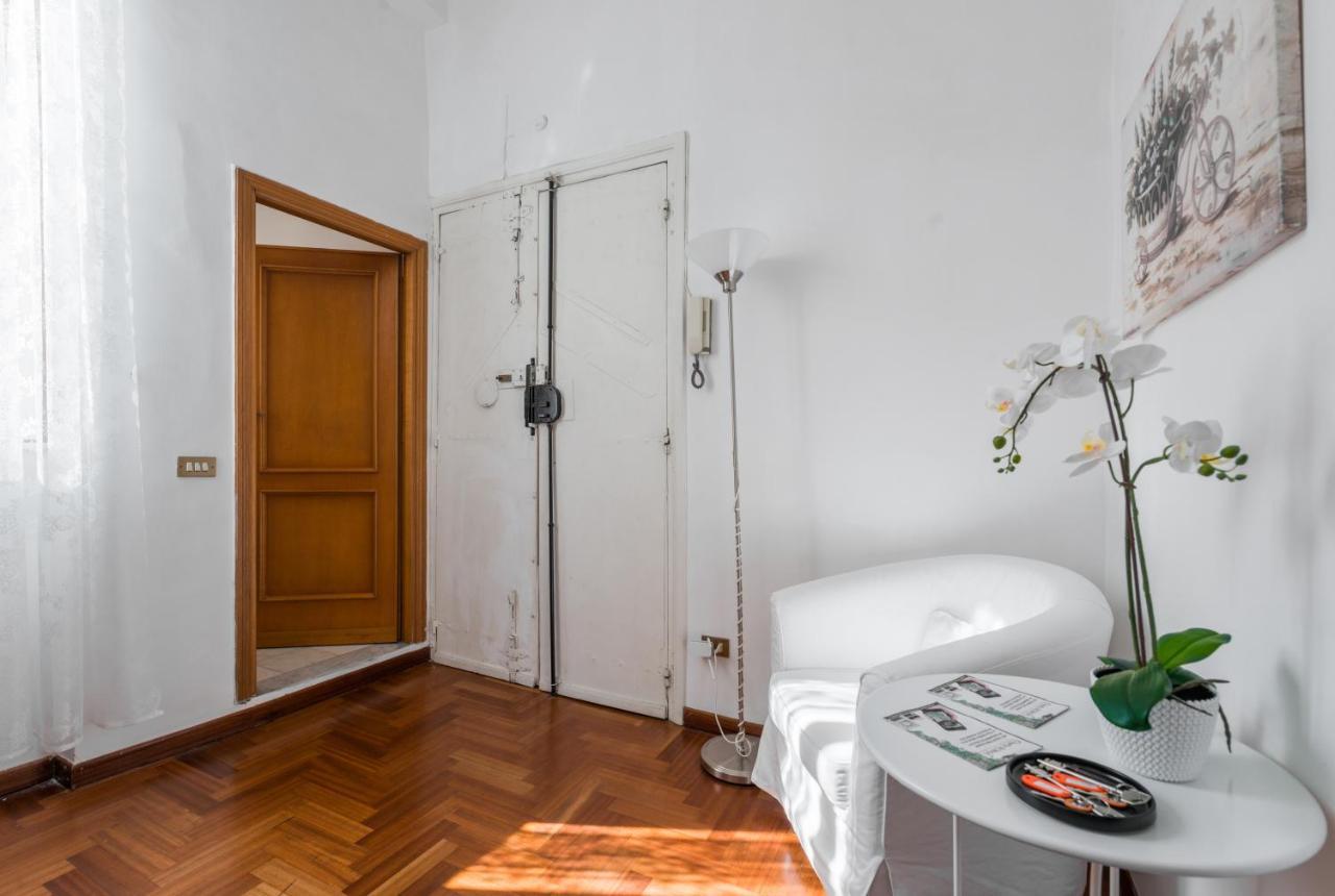 Appartamento Vicolo Delle Grotte Rom Exterior foto